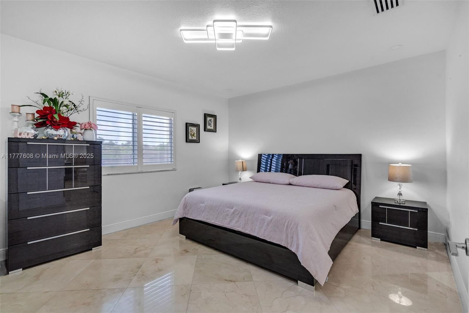 Real estate property located at 16075 149th Ter, Miami-dade, Shoreway Sub, Miami, FL