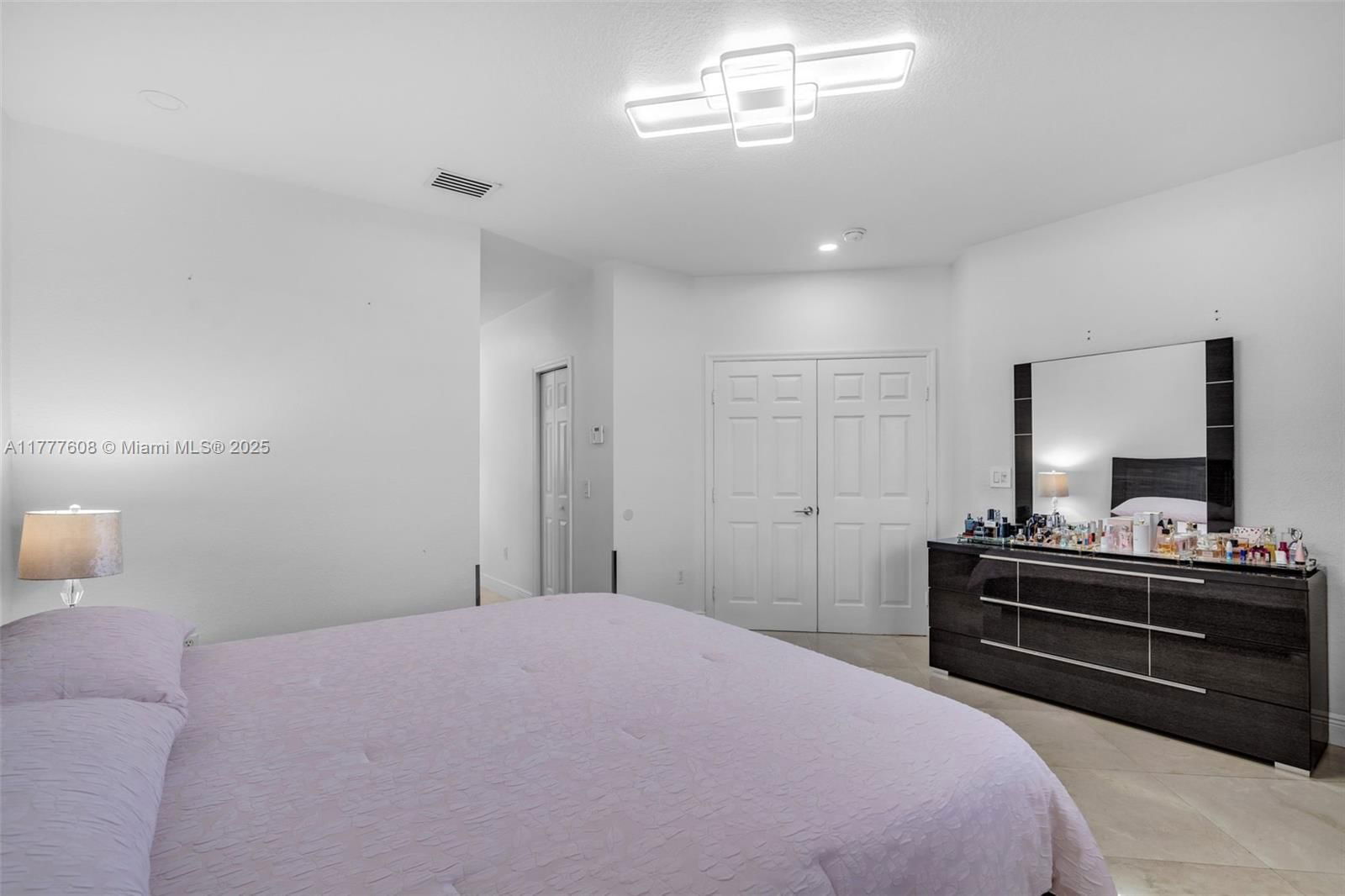 Real estate property located at 16075 149th Ter, Miami-dade, Shoreway Sub, Miami, FL