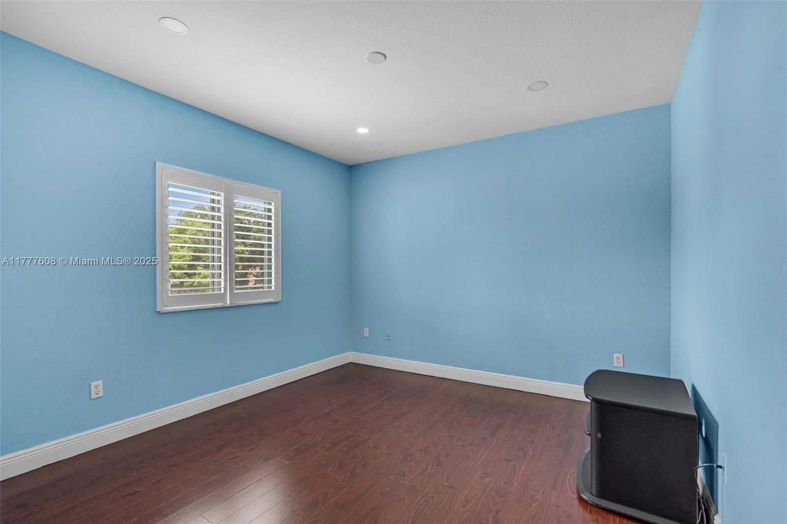 Real estate property located at 16075 149th Ter, Miami-dade, Shoreway Sub, Miami, FL