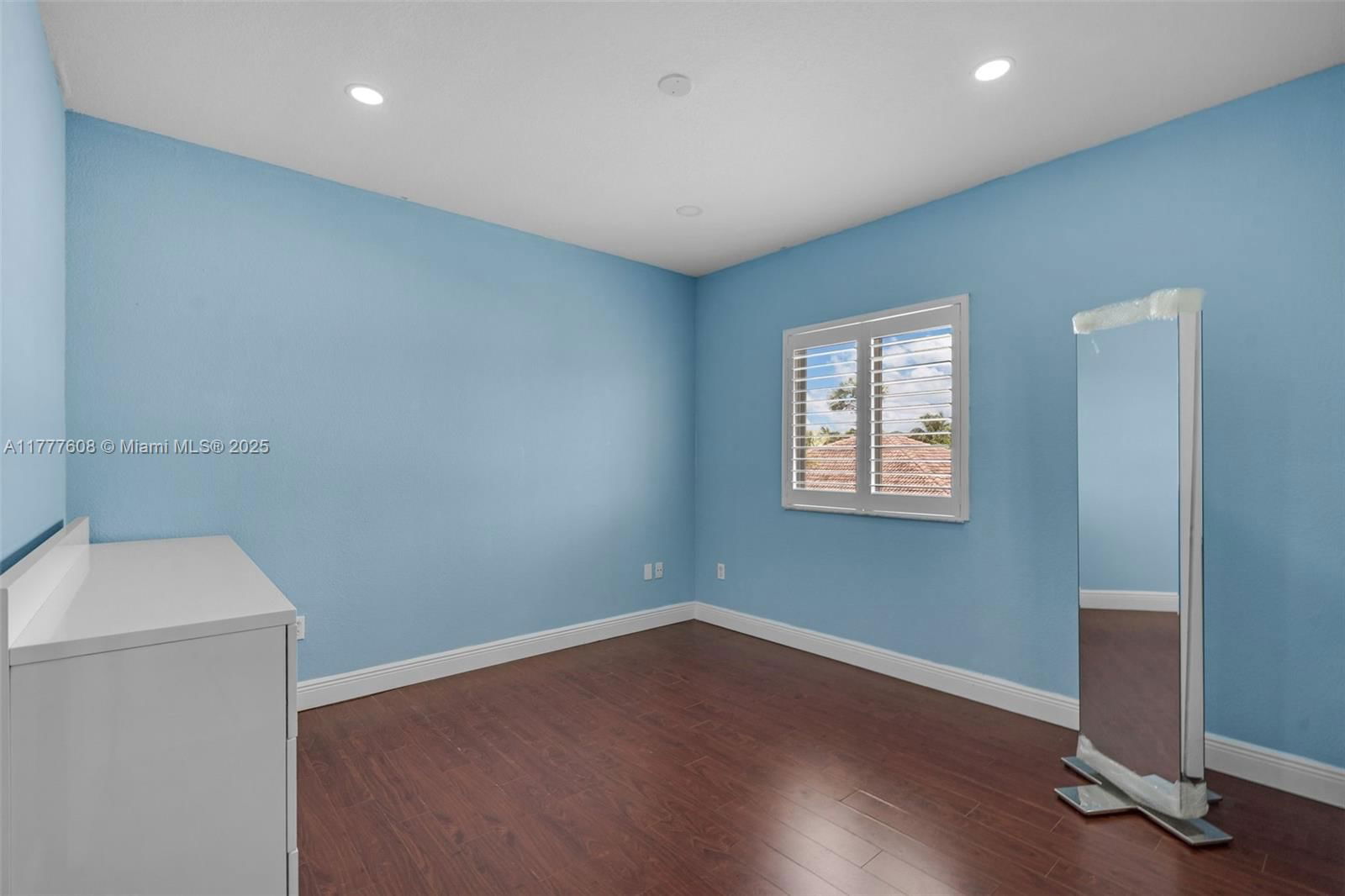 Real estate property located at 16075 149th Ter, Miami-dade, Shoreway Sub, Miami, FL