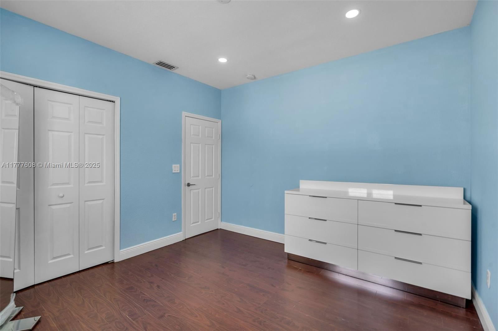 Real estate property located at 16075 149th Ter, Miami-dade, Shoreway Sub, Miami, FL