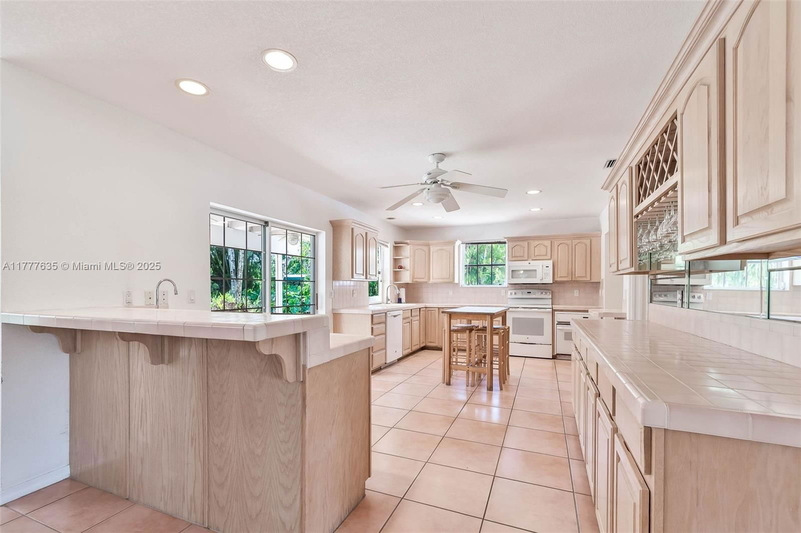 Real estate property located at 13925 74th Ave, Miami-dade, Pine Mnr Ests, Palmetto Bay, FL