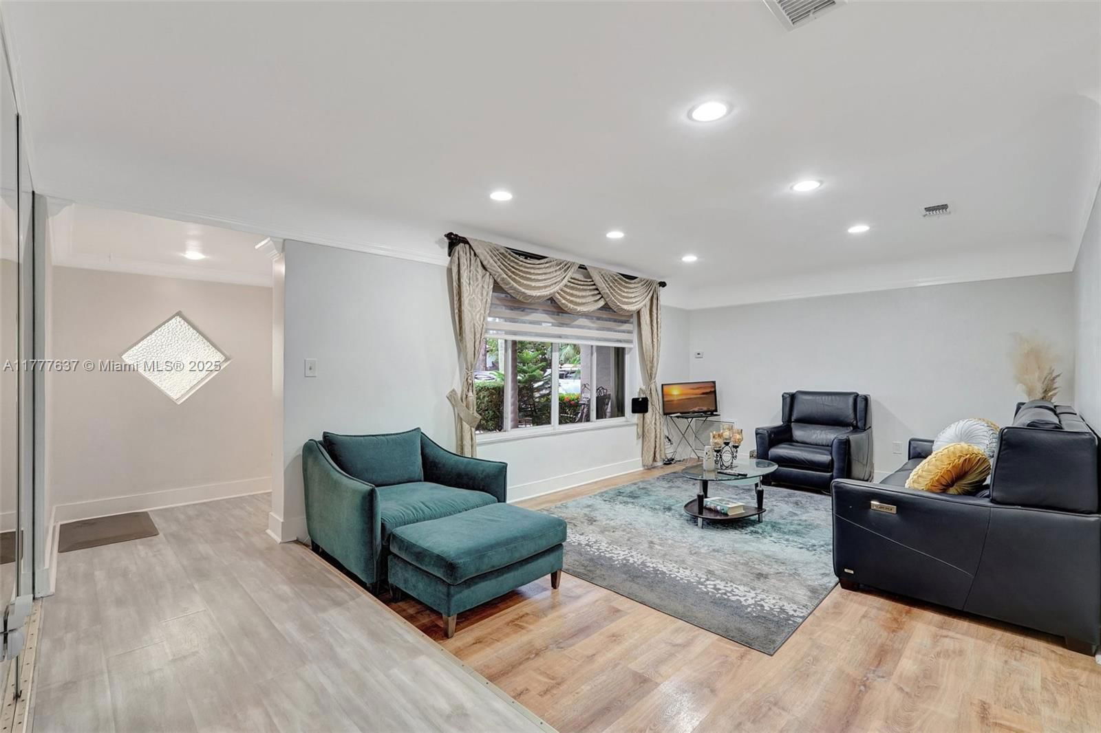Real estate property located at 3842 68th Ave, Broward, Miramar Isles Sec 7, Miramar, FL