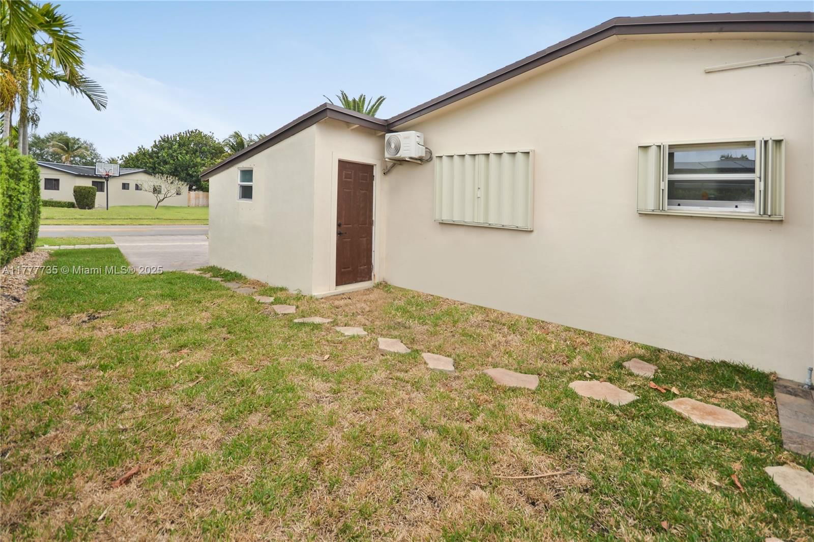 Real estate property located at 6550 8th St, Broward, Boulevard Heights Sec Ten, Pembroke Pines, FL
