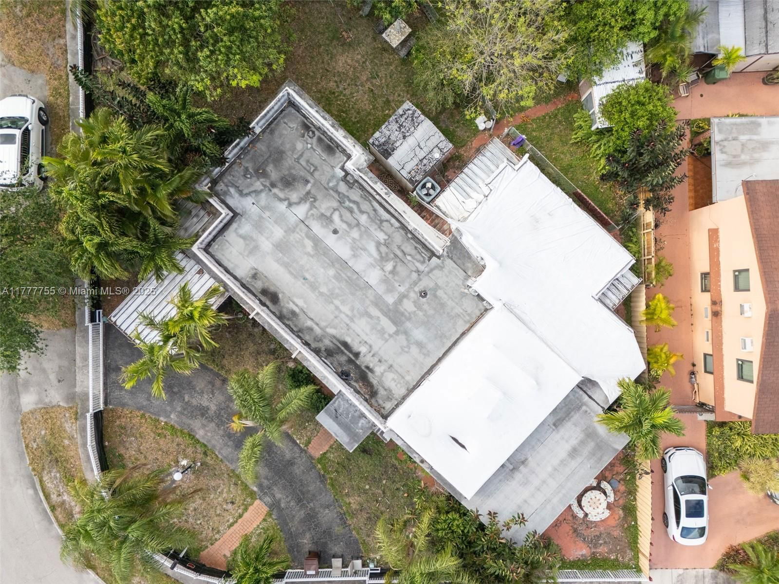 Real estate property located at 660 10th Pl, Miami-dade, Sun-tan Village Sec 3, Hialeah, FL