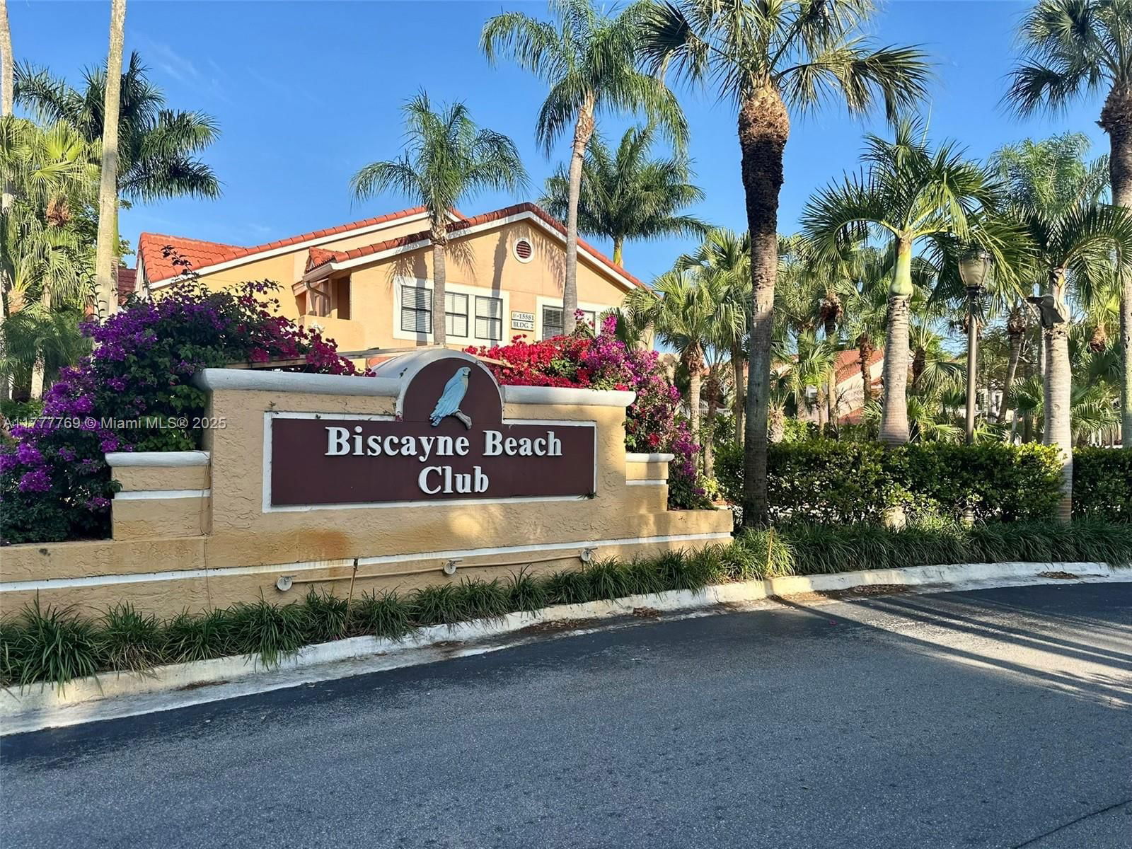 Real estate property located at 10581 155th Ct #1214, Miami-dade, Biscayne Beach Club Condo, Miami, FL
