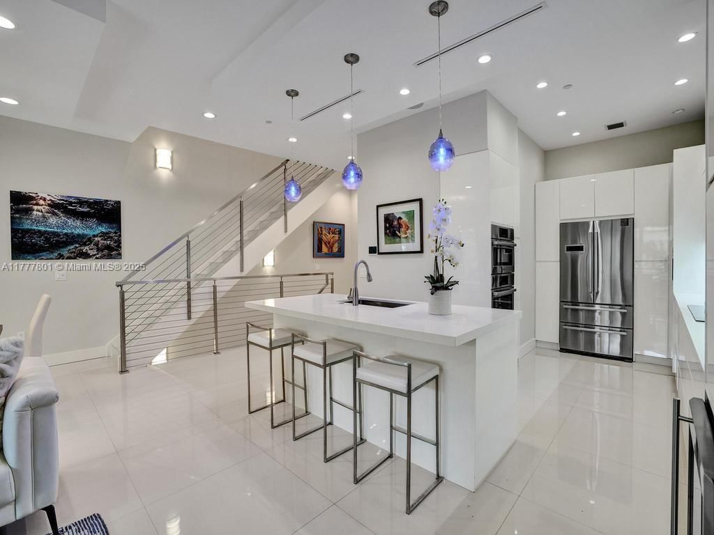Real estate property located at 207 13th Ave #207, Broward, Stranahans Sub, Fort Lauderdale, FL