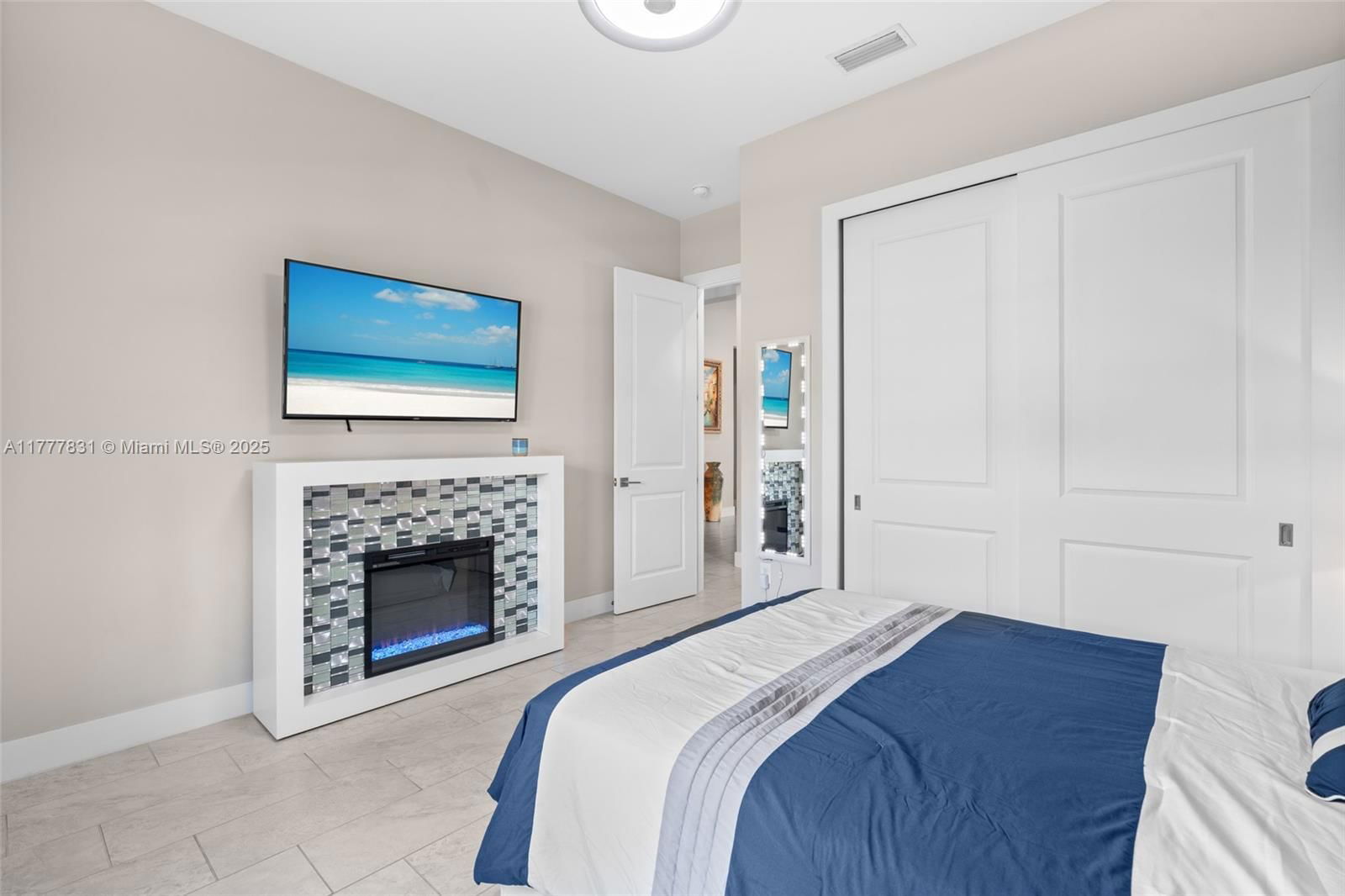 Real estate property located at 3671 Sapphire Cove, Collier, Estilo Acres Lot 32, Naples, FL
