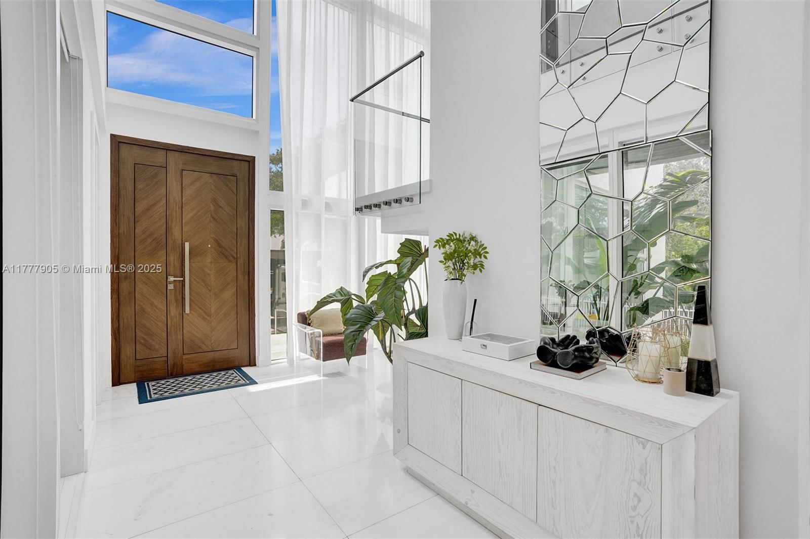 Real estate property located at 201 Buttonwood Dr, Miami-dade, Tropical Isle Homes Sub 4, Key Biscayne, FL