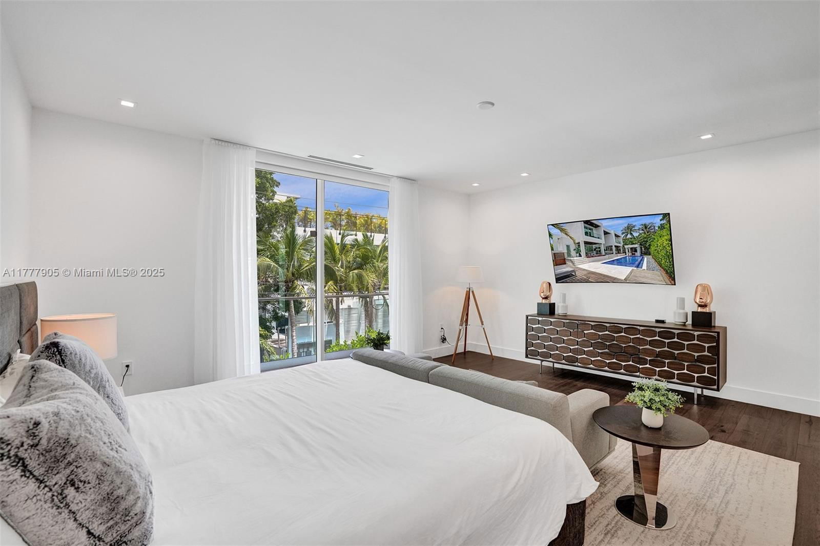 Real estate property located at 201 Buttonwood Dr, Miami-dade, Tropical Isle Homes Sub 4, Key Biscayne, FL