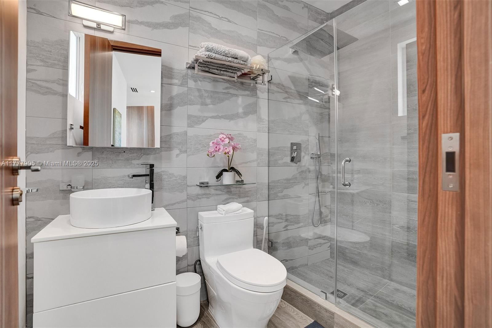 Real estate property located at 201 Buttonwood Dr, Miami-dade, Tropical Isle Homes Sub 4, Key Biscayne, FL