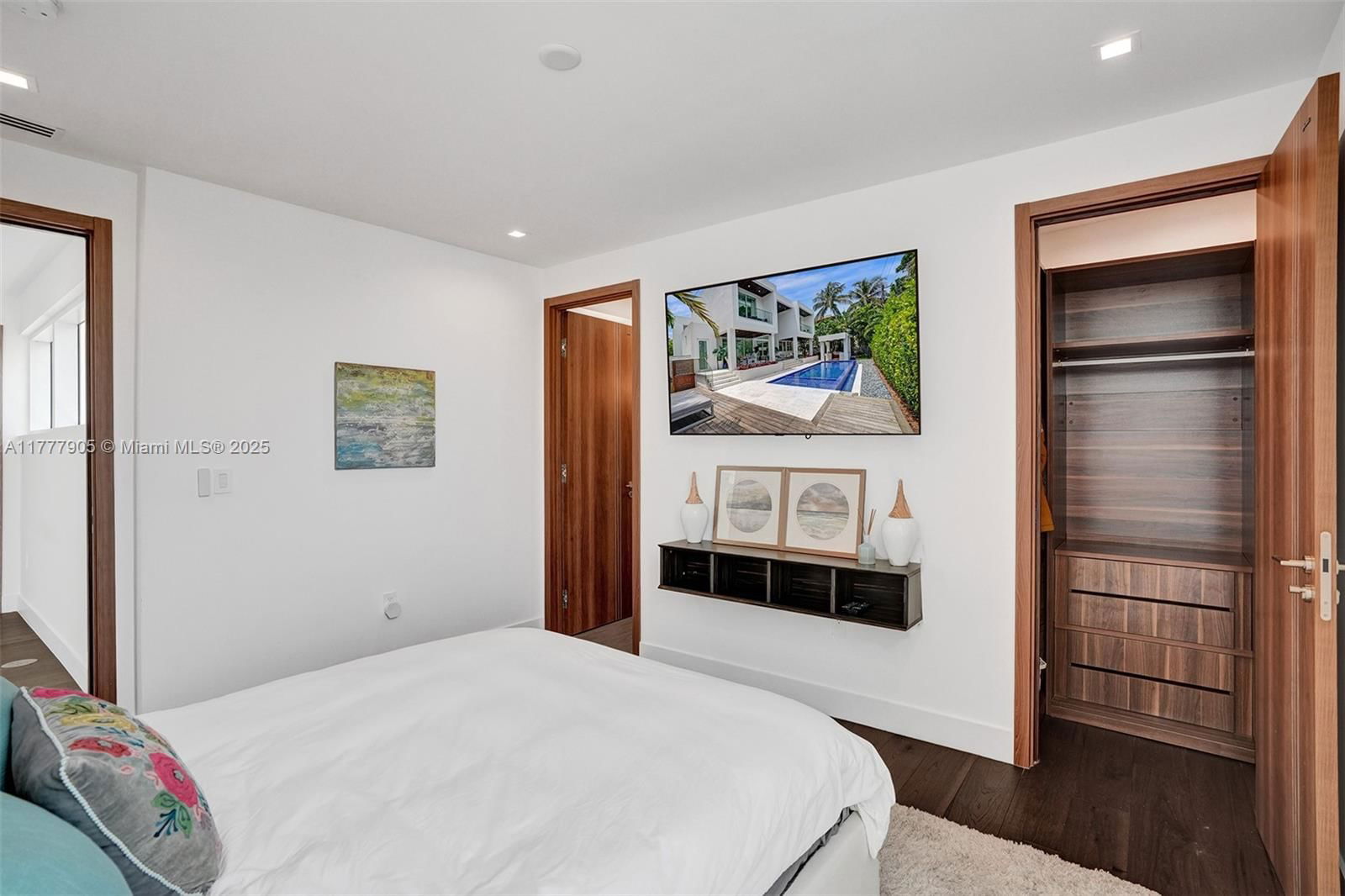Real estate property located at 201 Buttonwood Dr, Miami-dade, Tropical Isle Homes Sub 4, Key Biscayne, FL