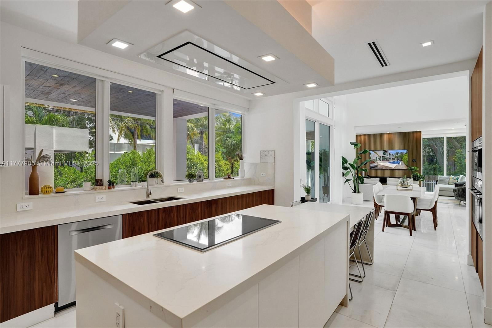 Real estate property located at 201 Buttonwood Dr, Miami-dade, Tropical Isle Homes Sub 4, Key Biscayne, FL