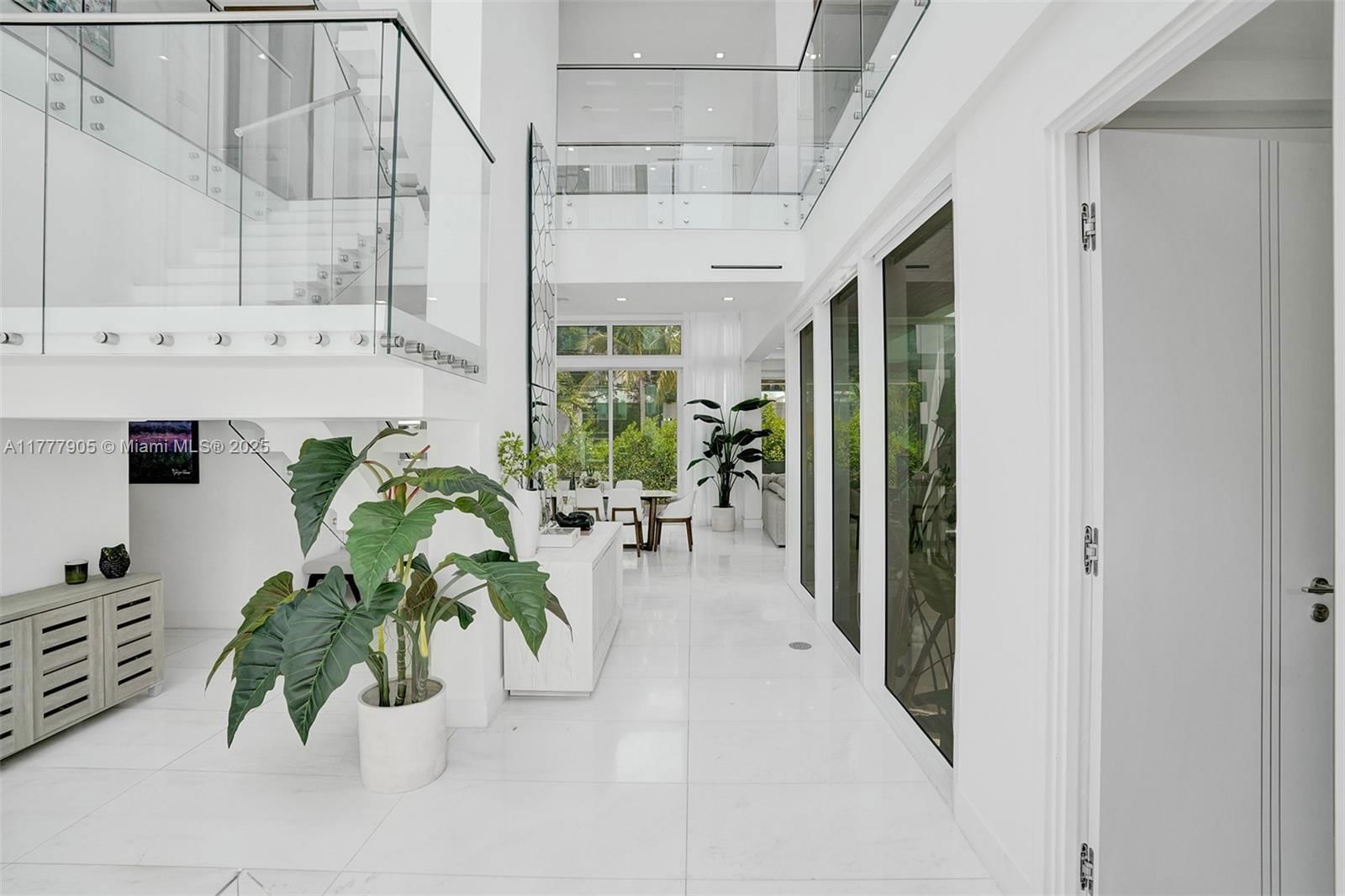 Real estate property located at 201 Buttonwood Dr, Miami-dade, Tropical Isle Homes Sub 4, Key Biscayne, FL