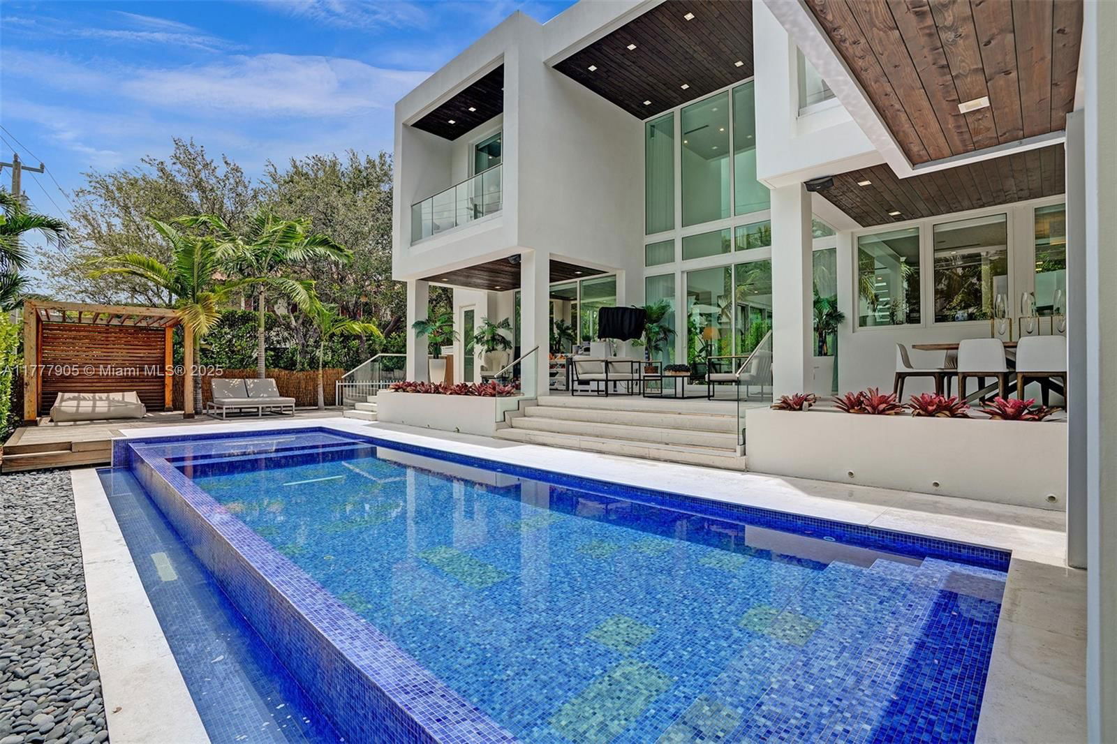 Real estate property located at 201 Buttonwood Dr, Miami-dade, Tropical Isle Homes Sub 4, Key Biscayne, FL
