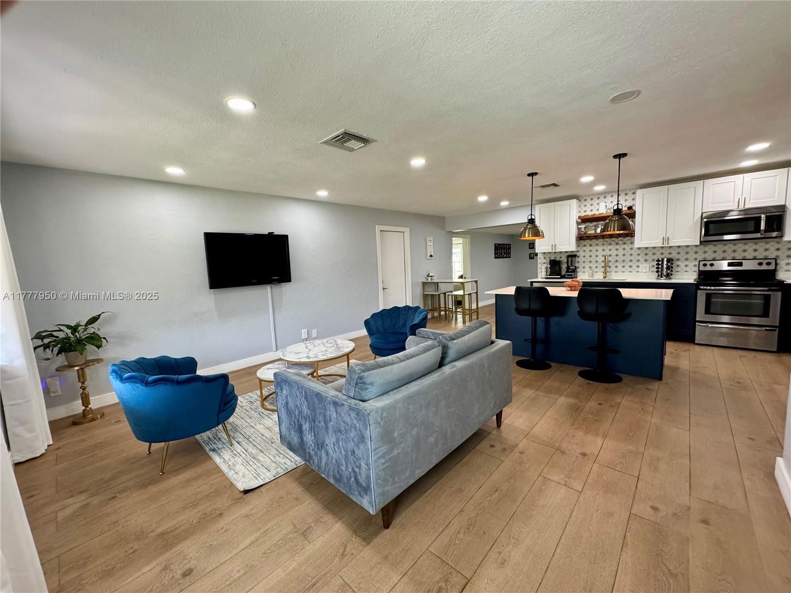 Real estate property located at 826 Cochran Dr, Palm Beach, Lake Osborne Heights, Lake Worth, FL