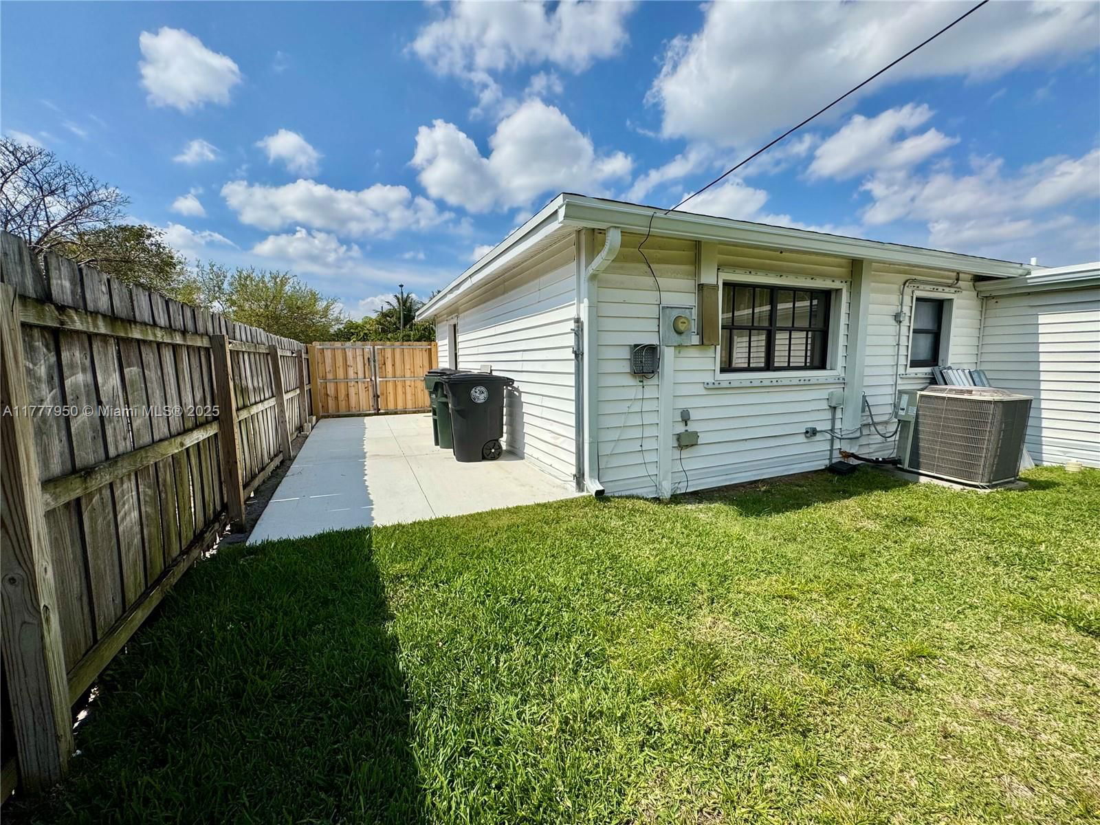 Real estate property located at 826 Cochran Dr, Palm Beach, Lake Osborne Heights, Lake Worth, FL