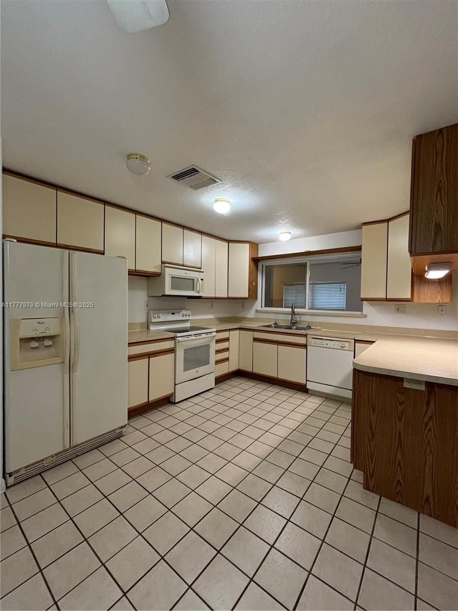 Real estate property located at 3611 19TH TERR, Okeechobee, Taylor Creek, Okeechobee, FL