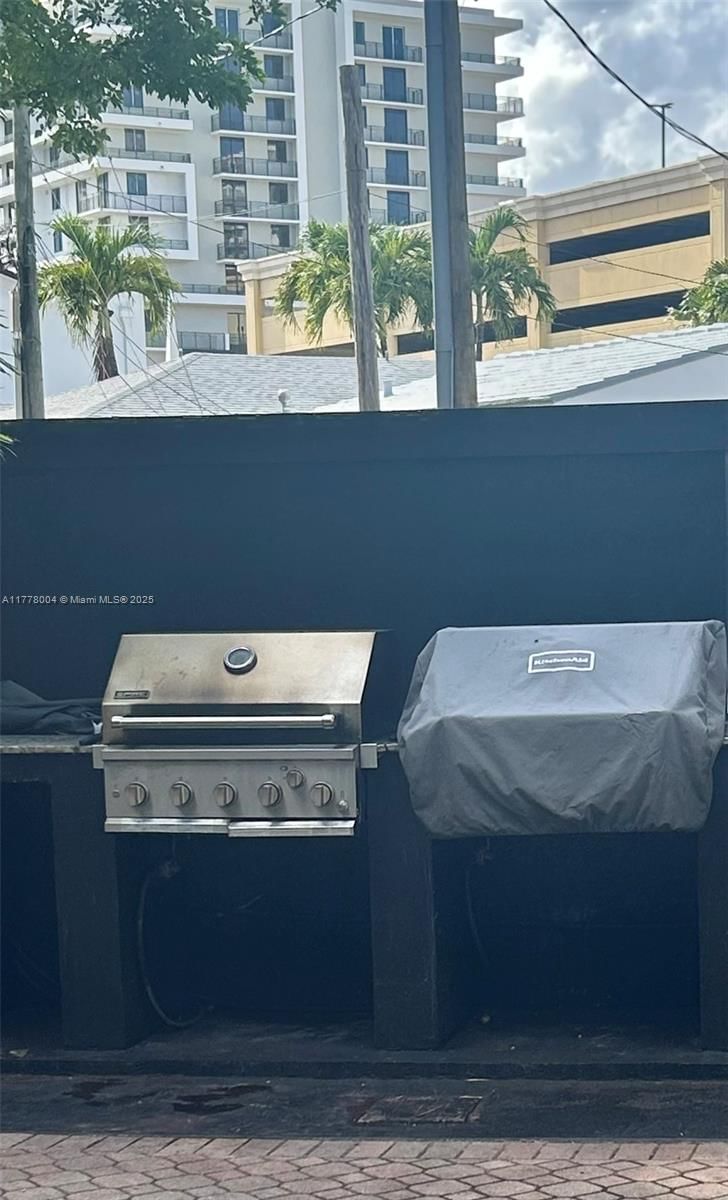 Real estate property located at 1900 Van Buren St #323B, Broward, Regent Park Condo, Hollywood, FL