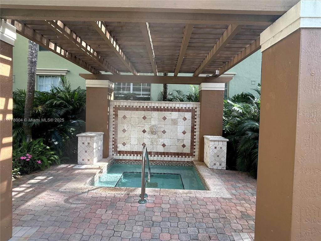 Real estate property located at 1900 Van Buren St #323B, Broward, Regent Park Condo, Hollywood, FL