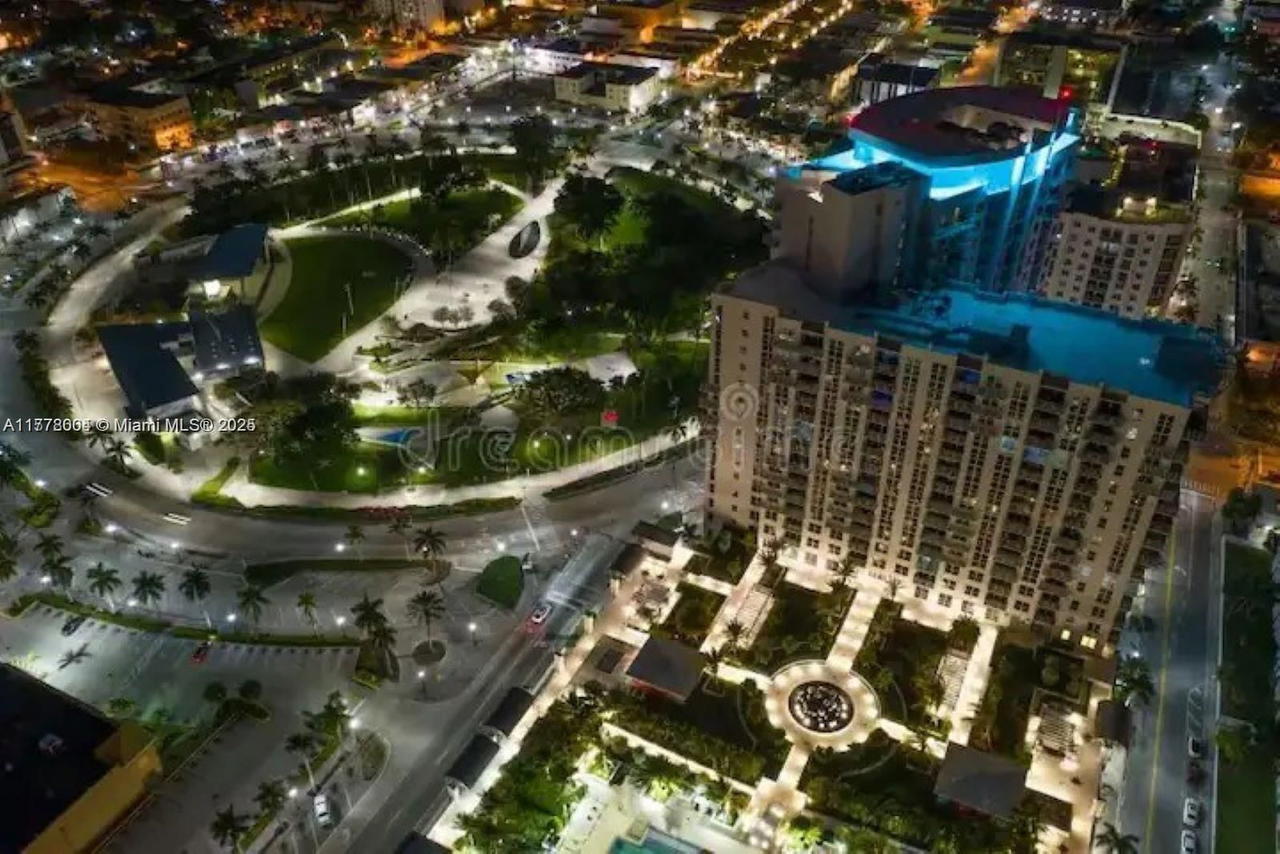 Real estate property located at 1900 Van Buren St #323B, Broward, Regent Park Condo, Hollywood, FL
