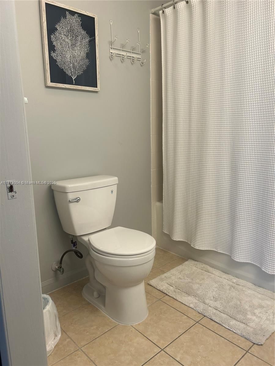 Real estate property located at 1900 Van Buren St #323B, Broward, Regent Park Condo, Hollywood, FL