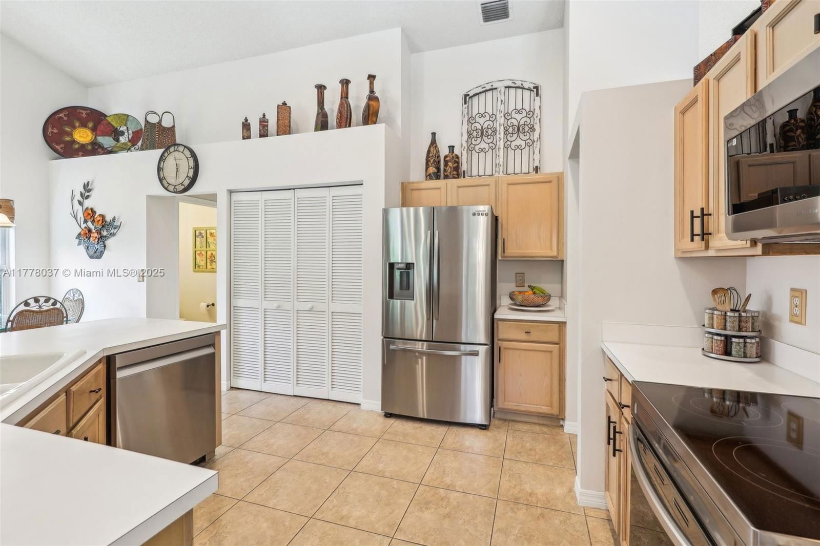 Real estate property located at 10095 55th Ln, Broward, Venture One Plat, Cooper City, FL