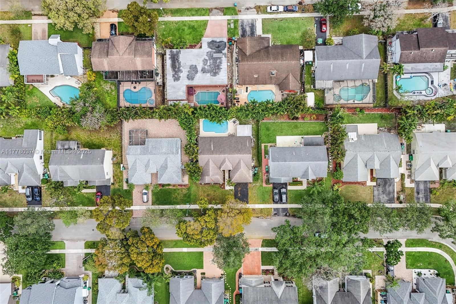 Real estate property located at 10095 55th Ln, Broward, Venture One Plat, Cooper City, FL