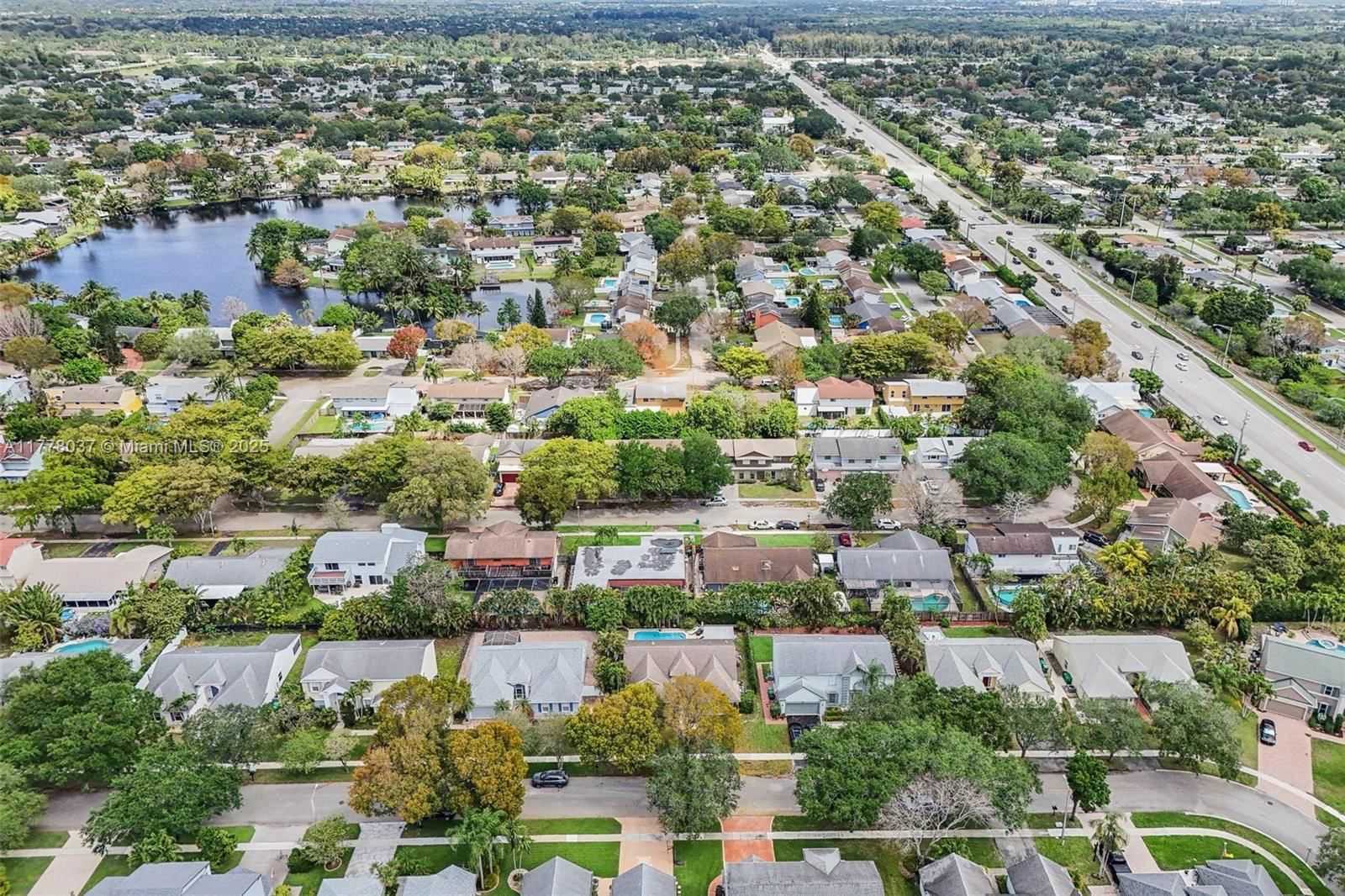 Real estate property located at 10095 55th Ln, Broward, Venture One Plat, Cooper City, FL