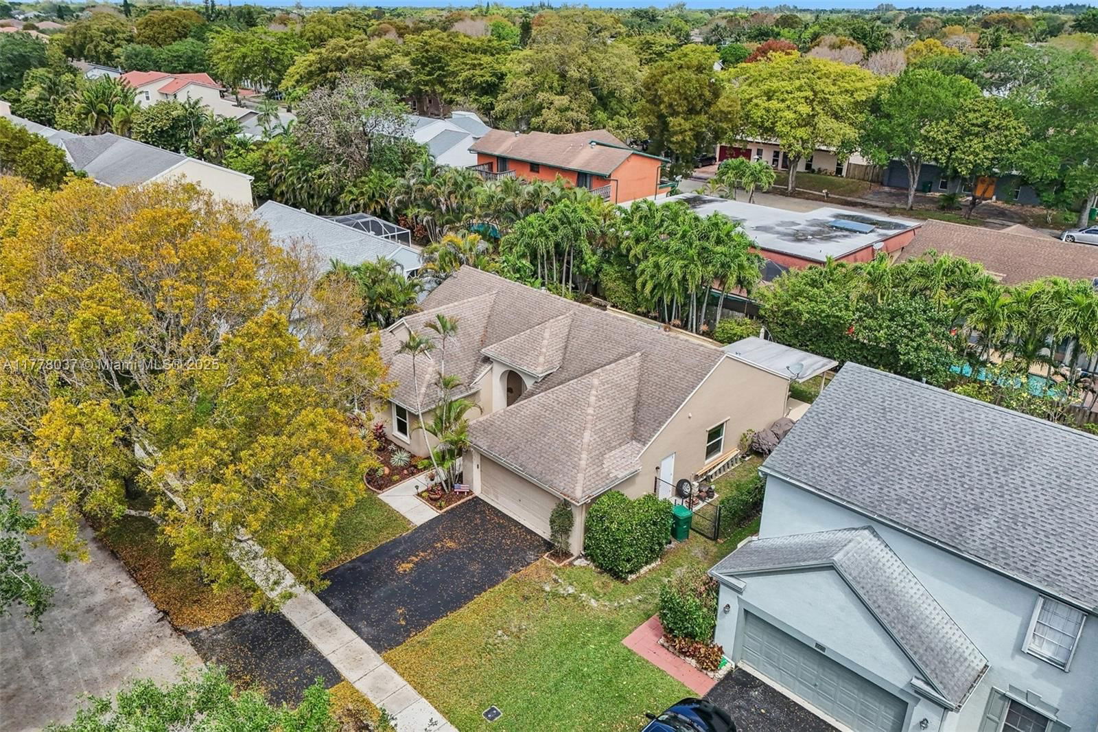 Real estate property located at 10095 55th Ln, Broward, Venture One Plat, Cooper City, FL