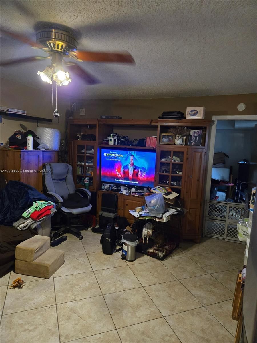 Real estate property located at 11912 13th Ct #11912, Broward, C H E Acres, Davie, FL
