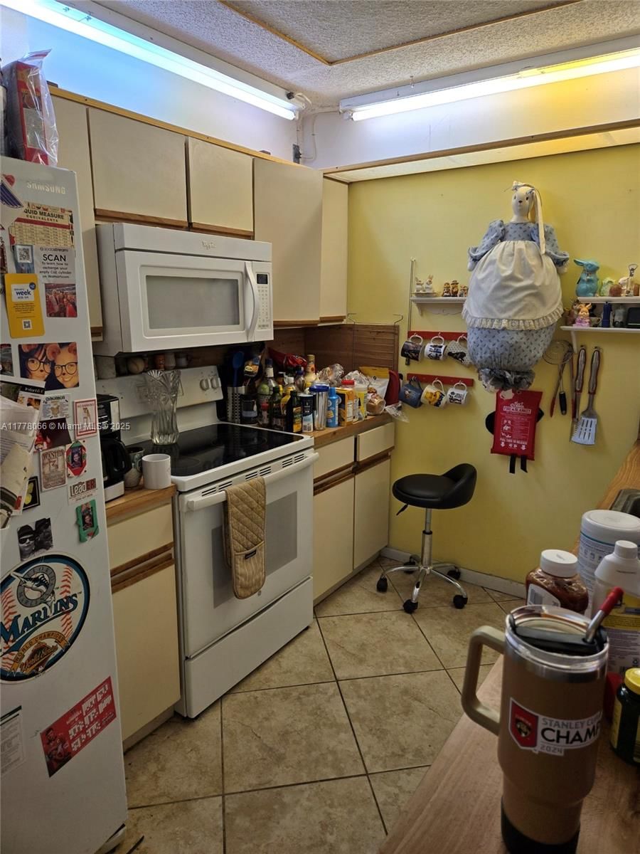 Real estate property located at 11912 13th Ct #11912, Broward, C H E Acres, Davie, FL