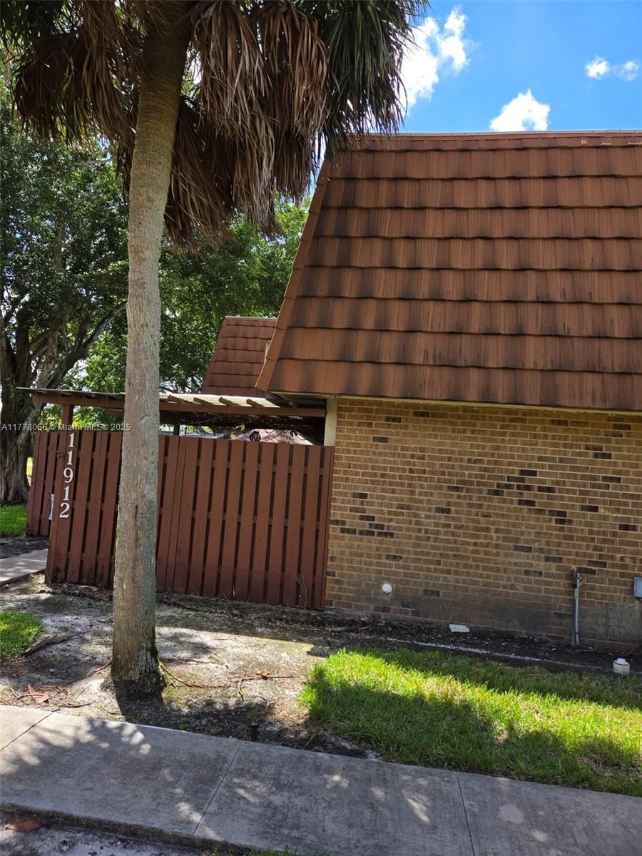 Real estate property located at 11912 13th Ct #11912, Broward, C H E Acres, Davie, FL