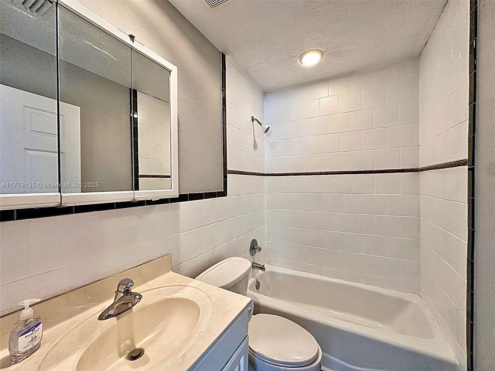 Real estate property located at 34 Judy Pl, Monroe, Largo Gardens, Key Largo, FL