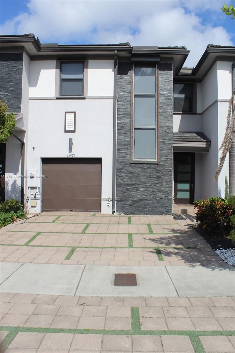 Real estate property located at 15481 91st Ct, Miami-dade, Dunnwoody Lake, Miami Lakes, FL