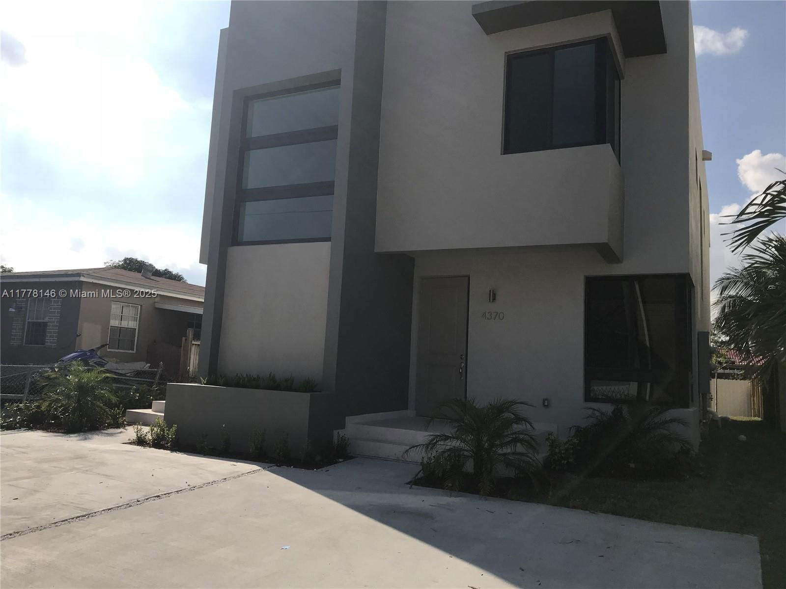Real estate property located at 4384-4400 10th Ave, Miami-dade, East 10th Avenue, Hialeah, FL