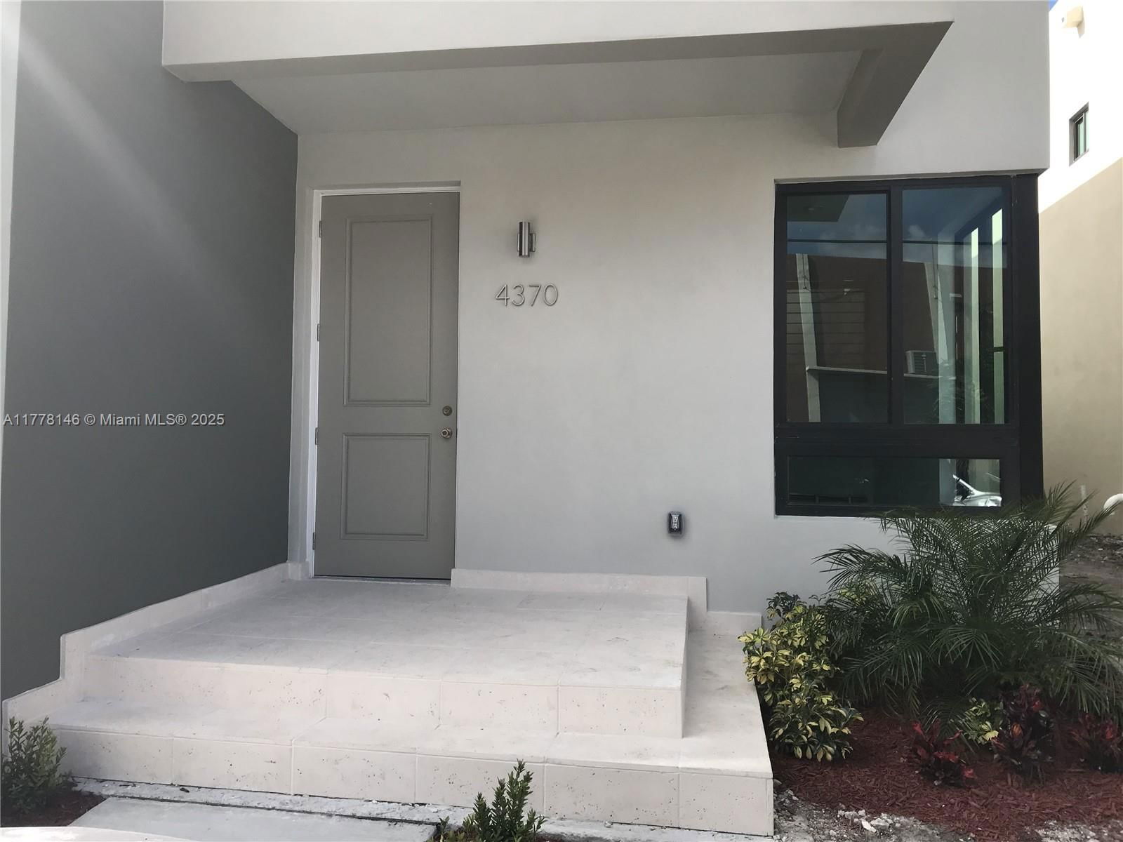 Real estate property located at 4384-4400 10th Ave, Miami-dade, East 10th Avenue, Hialeah, FL