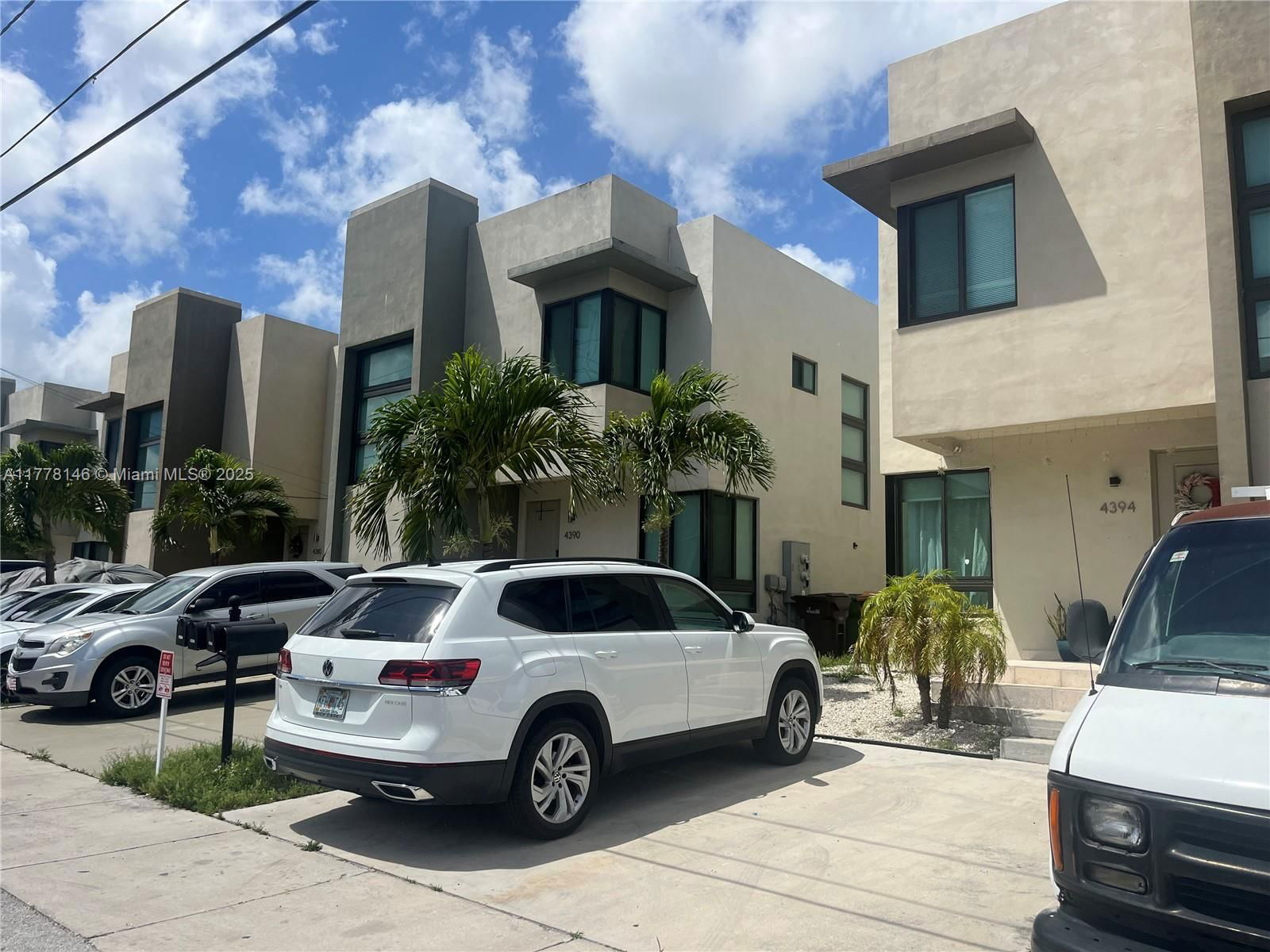 Real estate property located at 4384-4400 10th Ave, Miami-dade, East 10th Avenue, Hialeah, FL