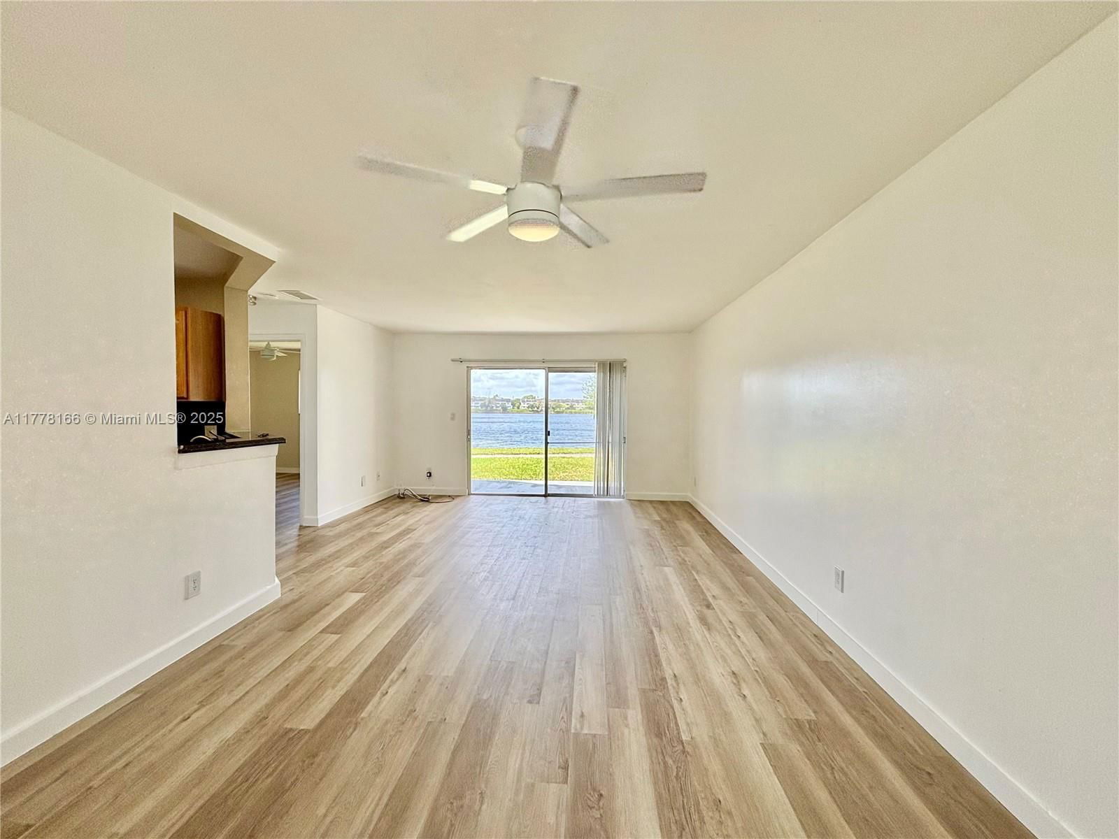 Real estate property located at 3449 44th St #101, Broward, Summer Lake, Oakland Park, FL