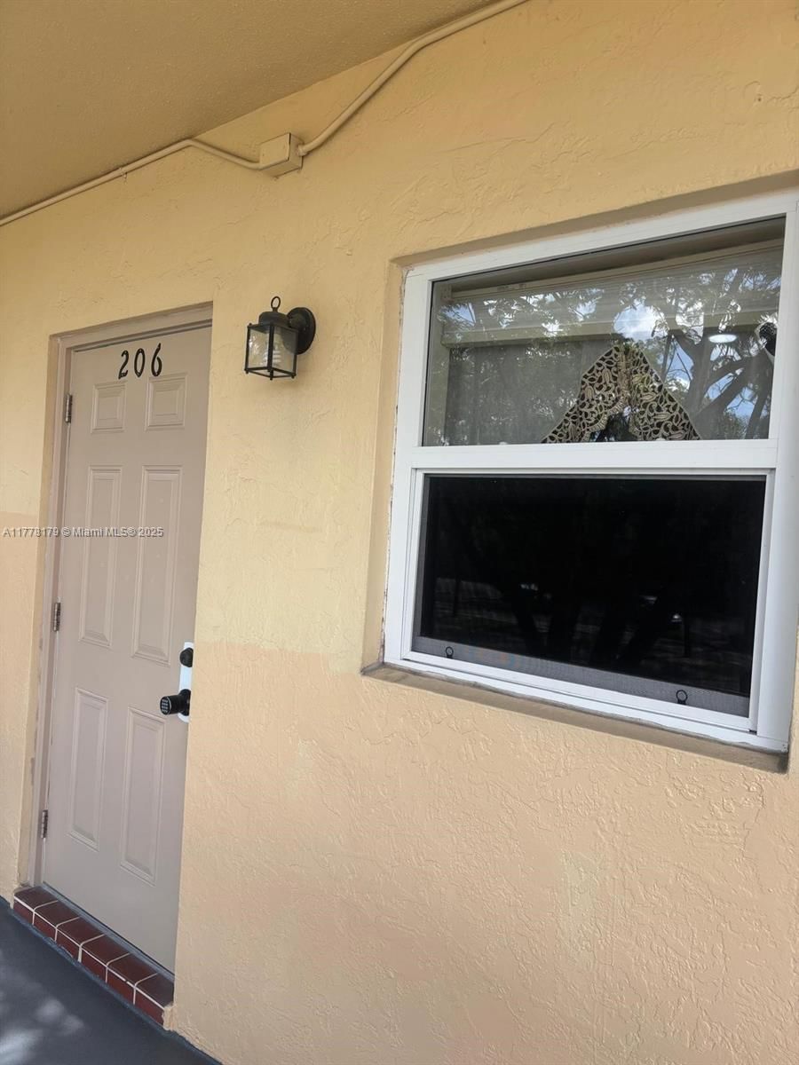 Real estate property located at 151 Berkley Rd #206, Broward, Berkley House West, Hollywood, FL