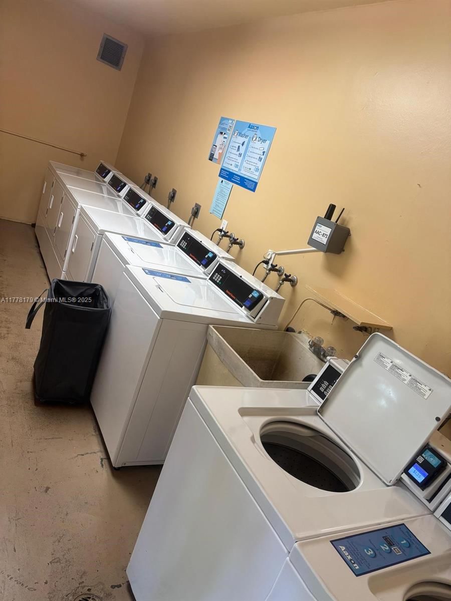 Real estate property located at 151 Berkley Rd #206, Broward, Berkley House West, Hollywood, FL