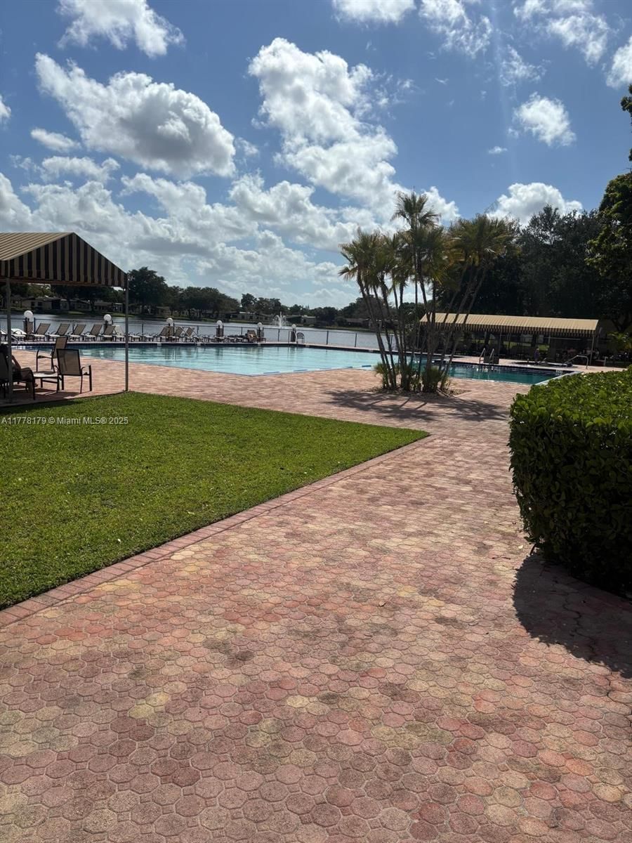 Real estate property located at 151 Berkley Rd #206, Broward, Berkley House West, Hollywood, FL