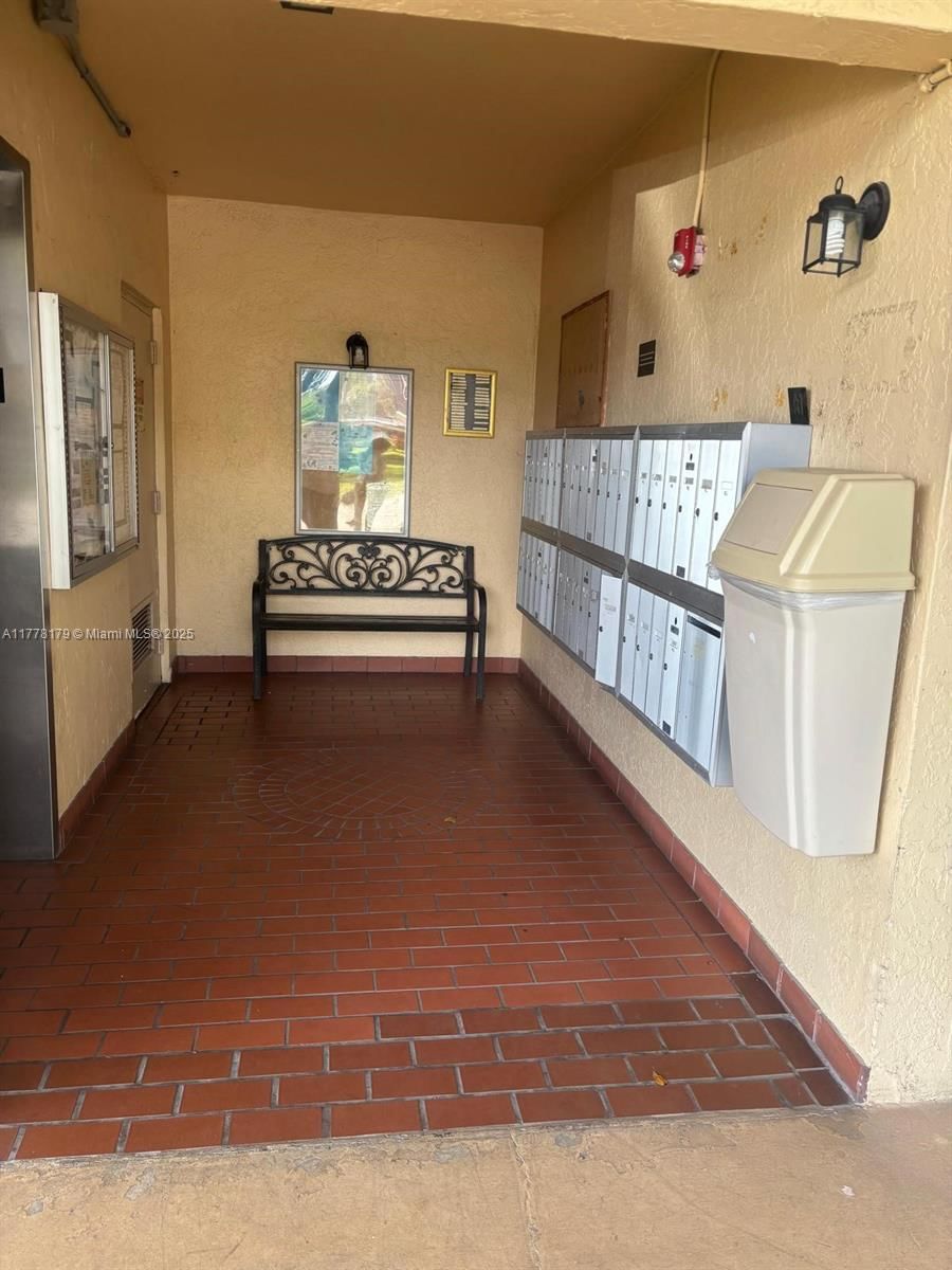 Real estate property located at 151 Berkley Rd #206, Broward, Berkley House West, Hollywood, FL