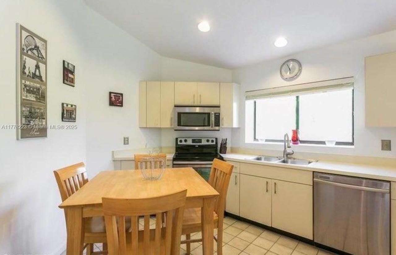 Real estate property located at 1143 Duncan Cir #201, Palm Beach, Dunbar Woods Condo 4, Palm Beach Gardens, FL