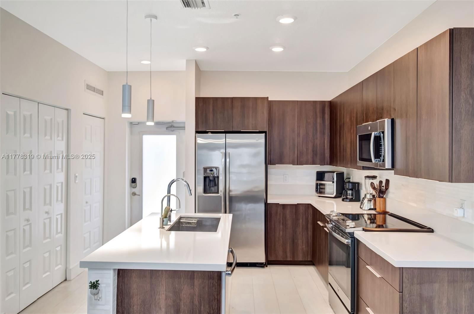 Real estate property located at 4740 84th Ct #32, Miami-dade, Urbana At The Residences, Doral, FL