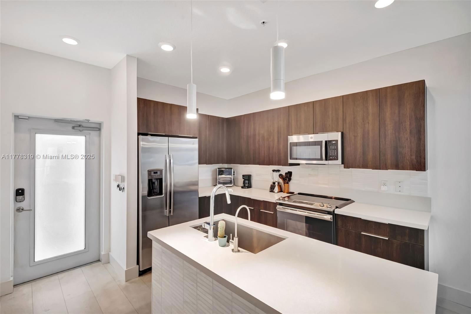 Real estate property located at 4740 84th Ct #32, Miami-dade, Urbana At The Residences, Doral, FL