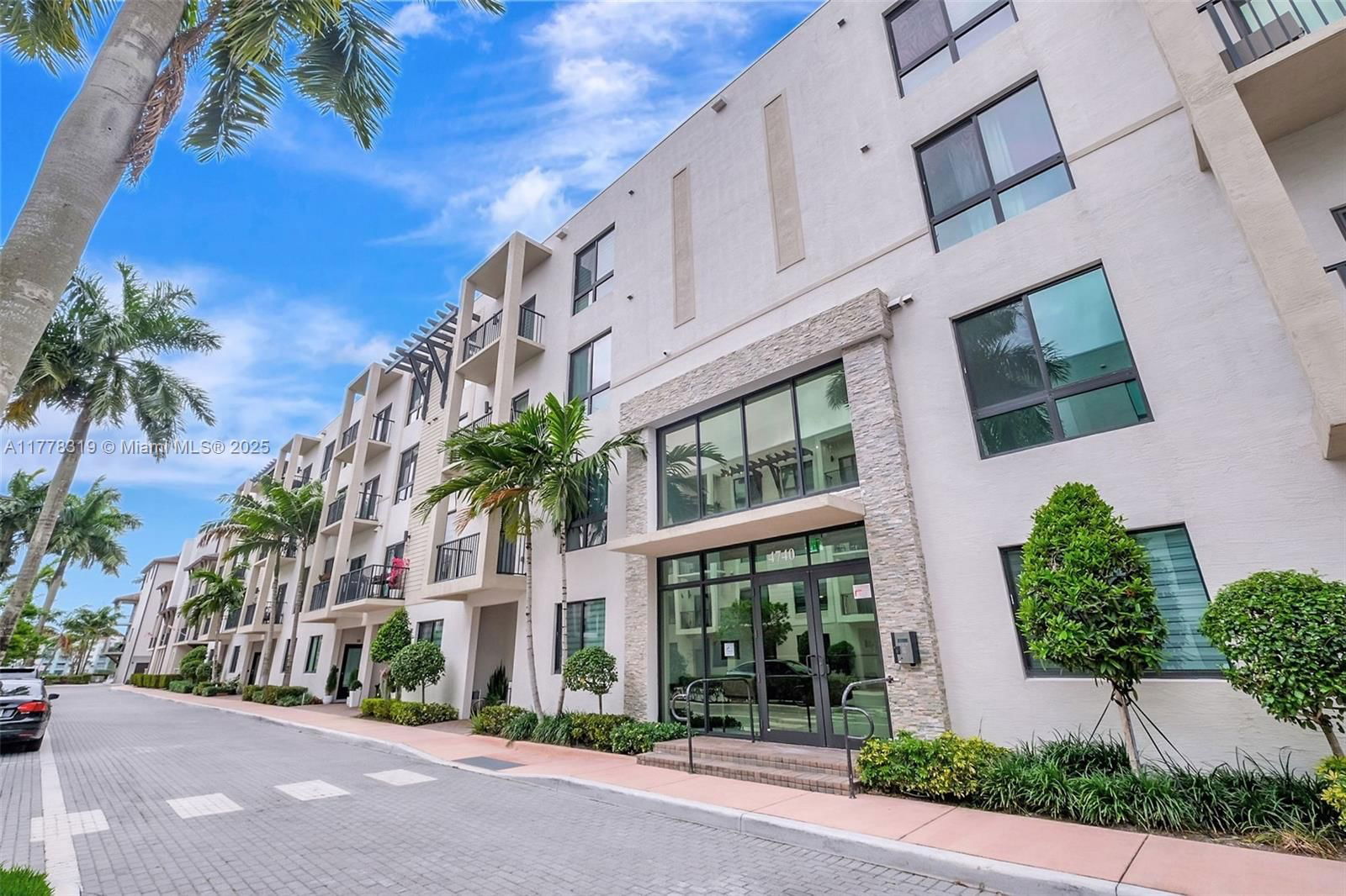 Real estate property located at 4740 84th Ct #32, Miami-dade, Urbana At The Residences, Doral, FL