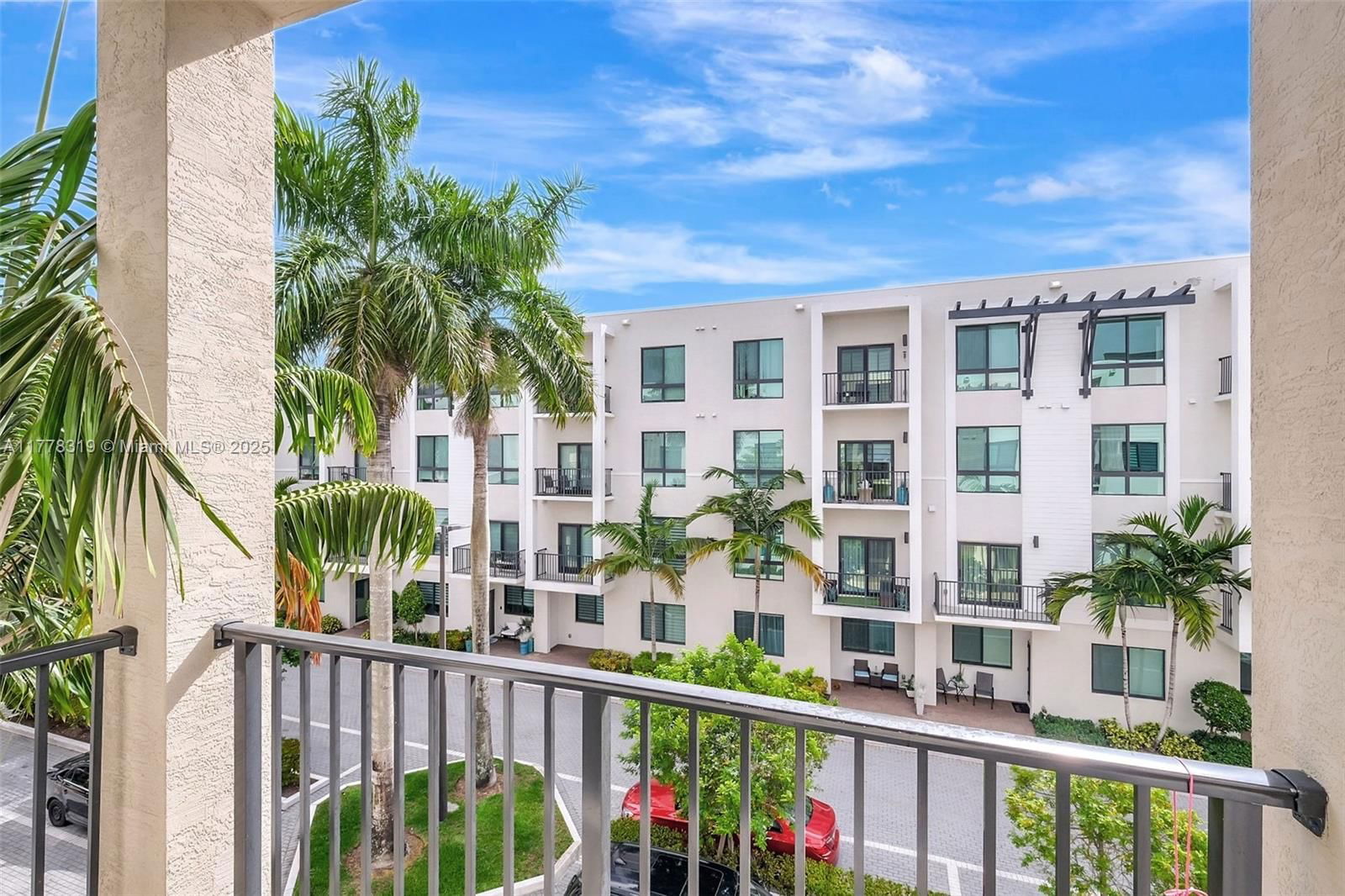 Real estate property located at 4740 84th Ct #32, Miami-dade, Urbana At The Residences, Doral, FL