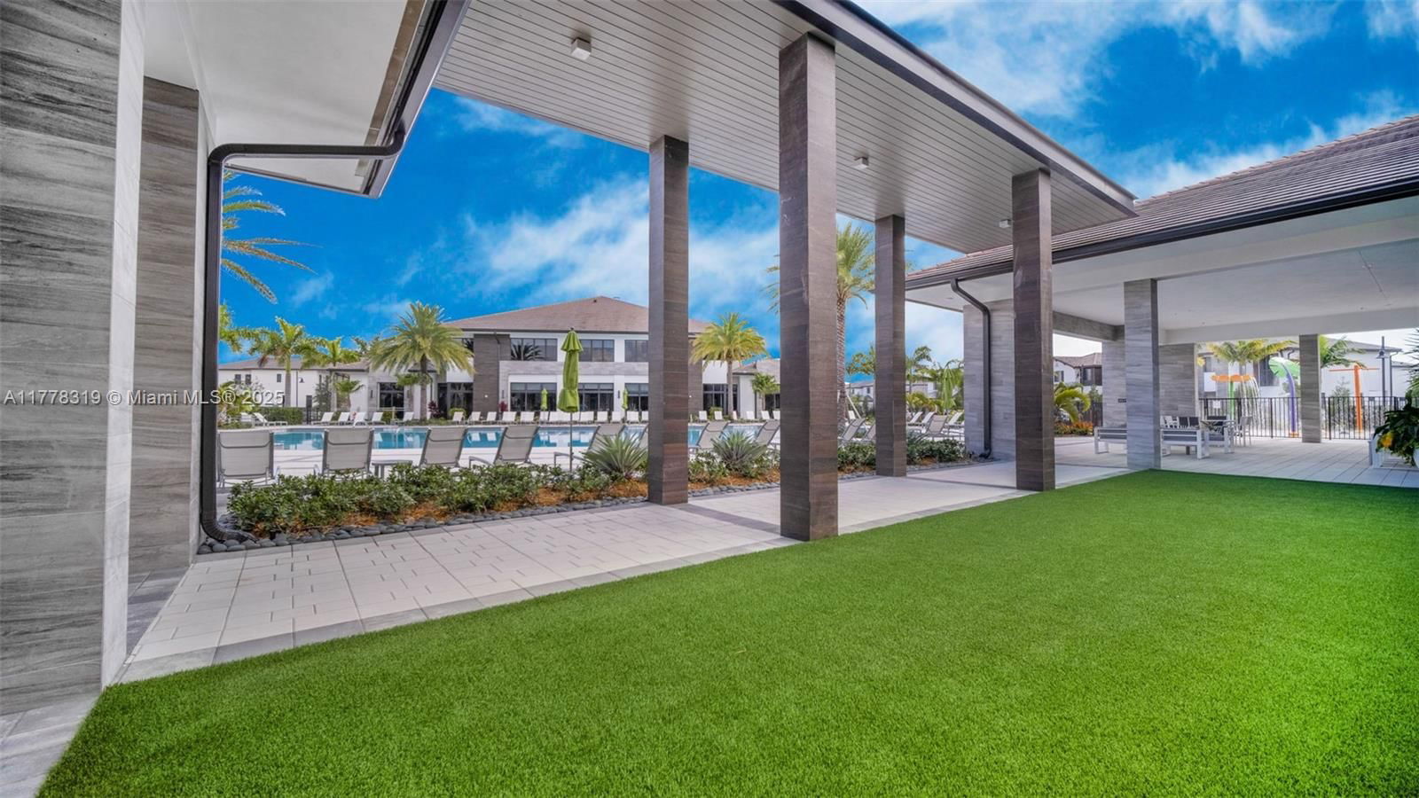 Real estate property located at 4740 84th Ct #32, Miami-dade, Urbana At The Residences, Doral, FL