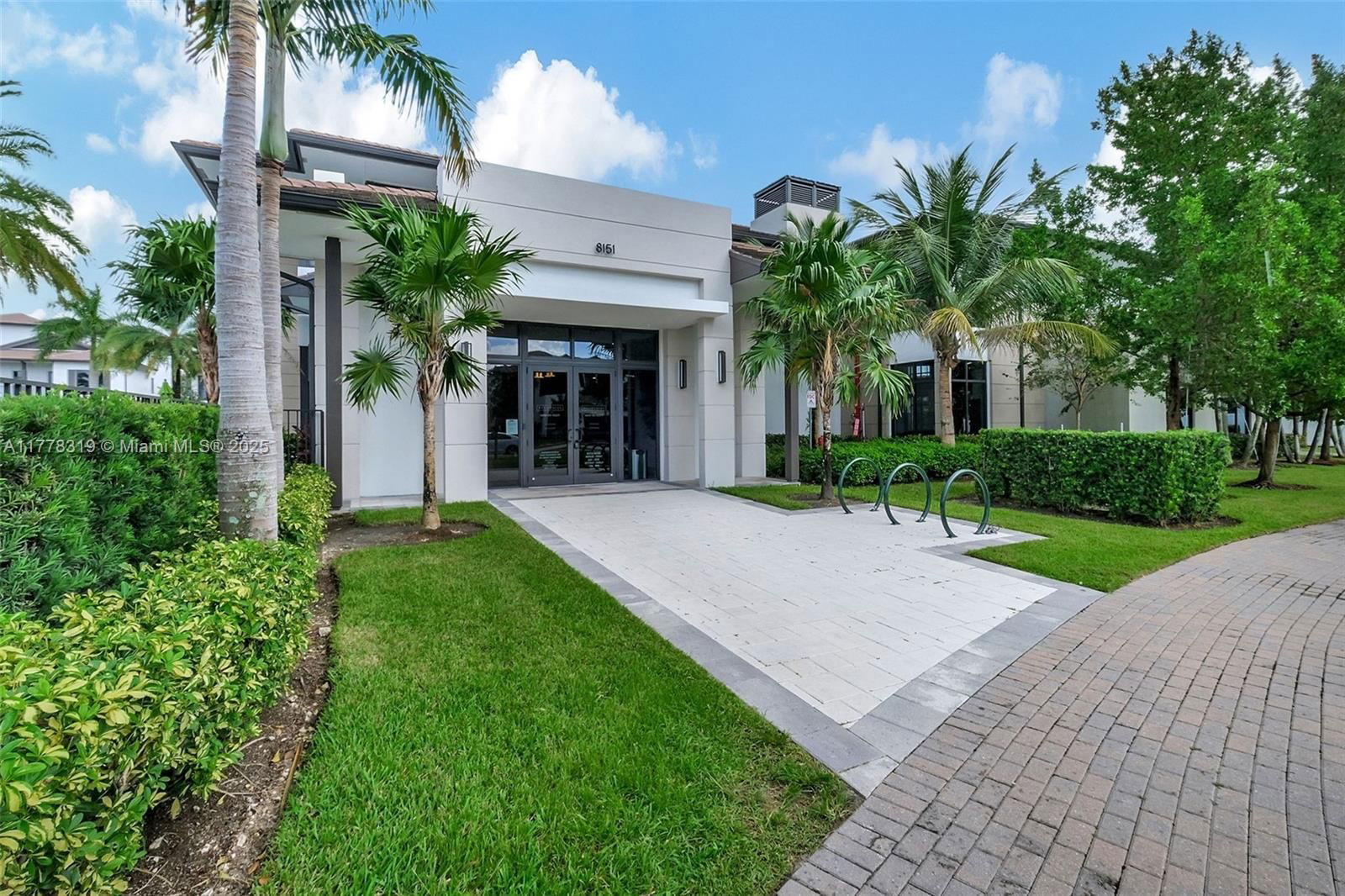 Real estate property located at 4740 84th Ct #32, Miami-dade, Urbana At The Residences, Doral, FL